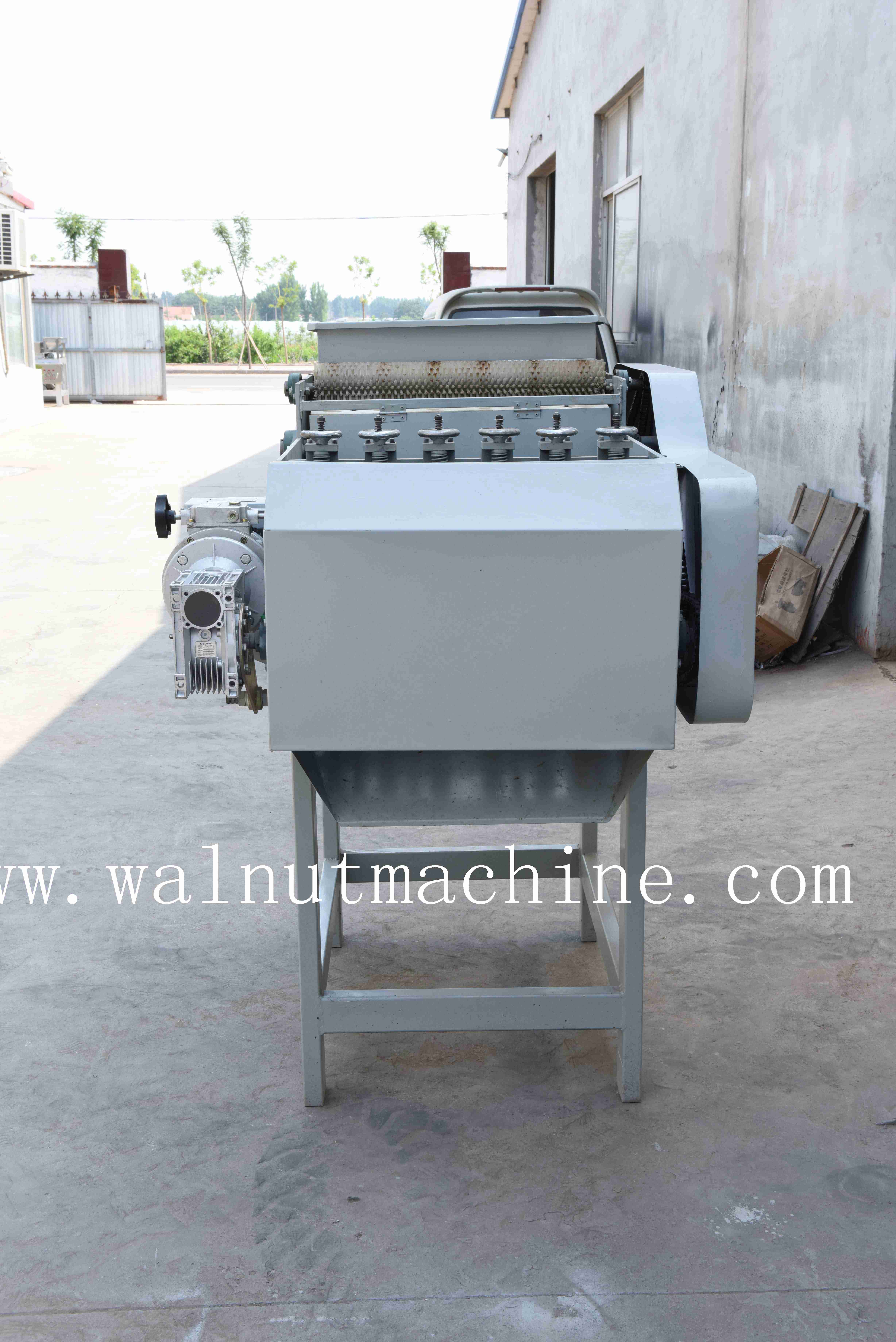 Cashew peeling machine