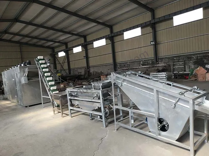 مزارع تقشير اللوز