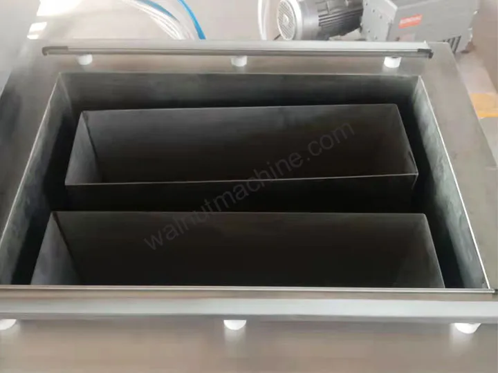 真空腔中的双模具