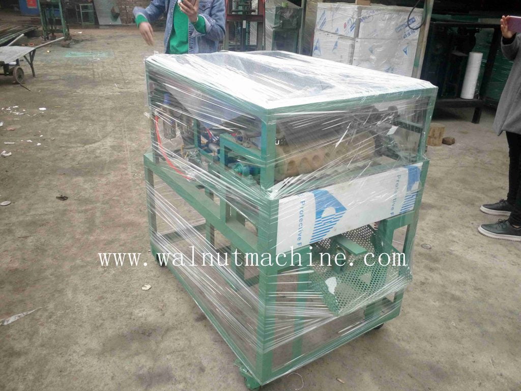 Macadamia shelling machine