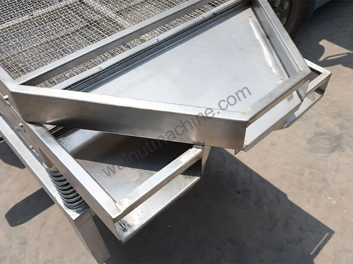 Almond Shelling Machine 8 Discharge outlet