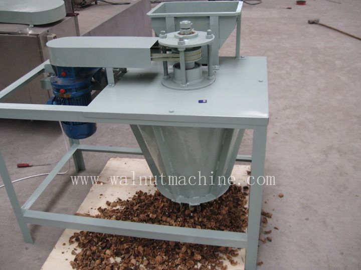 Walnut shelling machine