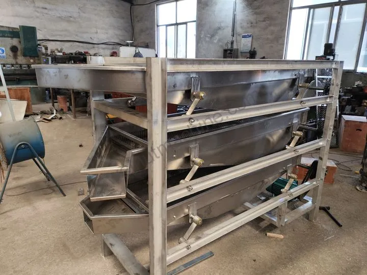 Vibrating Nut Grading Machine For Almonds, Cashews And Peanuts 12 All-stainless-steel three-layer grading machine