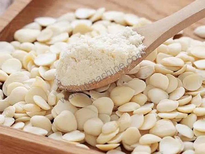 Fine almond powder