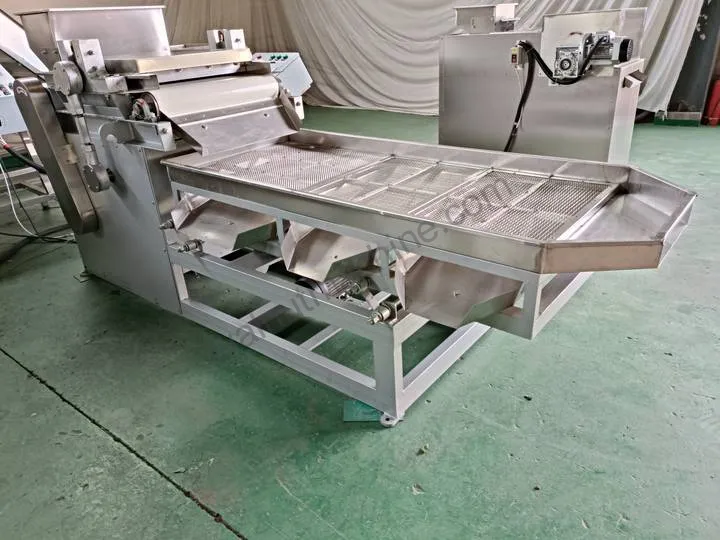 Peanut Chopper Cutting Machine 7 Straight knife peanut dicing machine