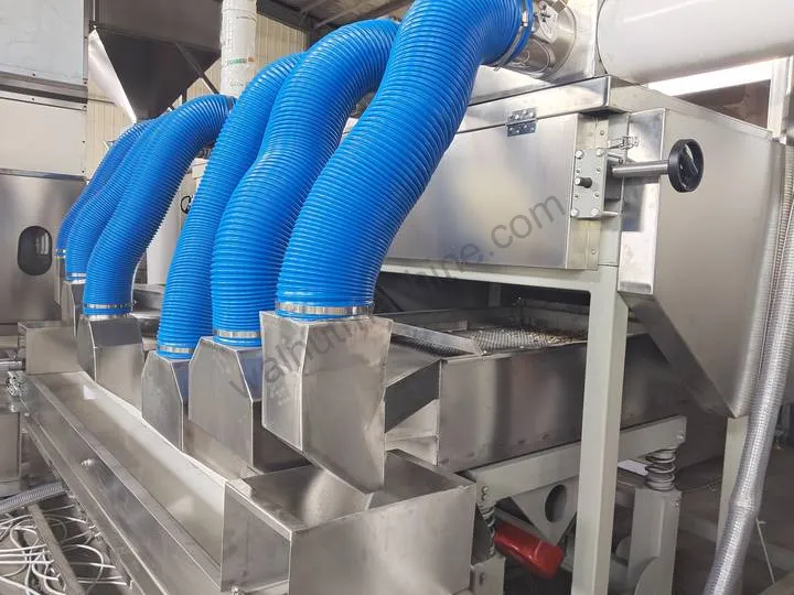 Cocoa Bean Peeling Machine 5 Air conveying pipe