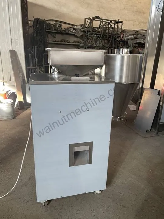 Cocoa Bean Peeling Machine 8 Small-capacity cocoa peeling machine