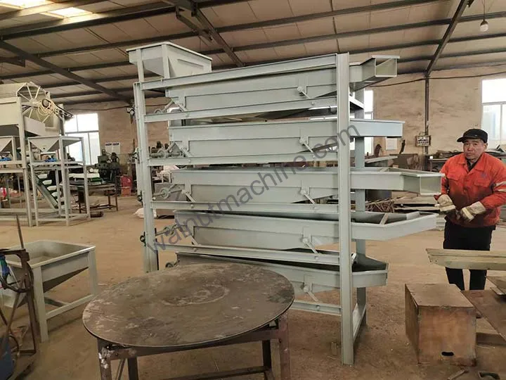 Almond Shelling Production Line For Almond Cracking 13 Machine de tri des noyaux d'amande