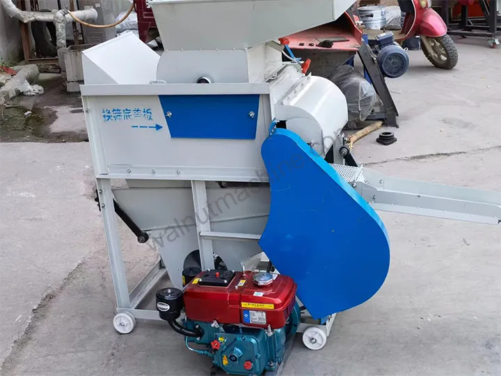 Peanut Shelling Machine For Efficient Peanut Shell Removal 16 Diesel engine-driven automatic peanut shelling machine