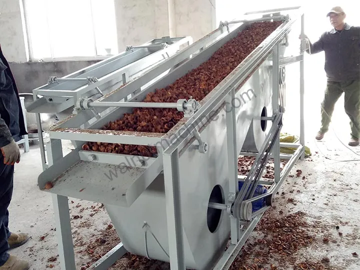 Separation of walnut shells and kernels