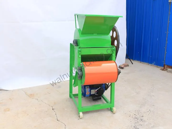 Peanut Shelling Machine For Efficient Peanut Shell Removal 1 Peanut sheller