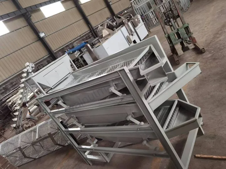 Walnut sorting machine